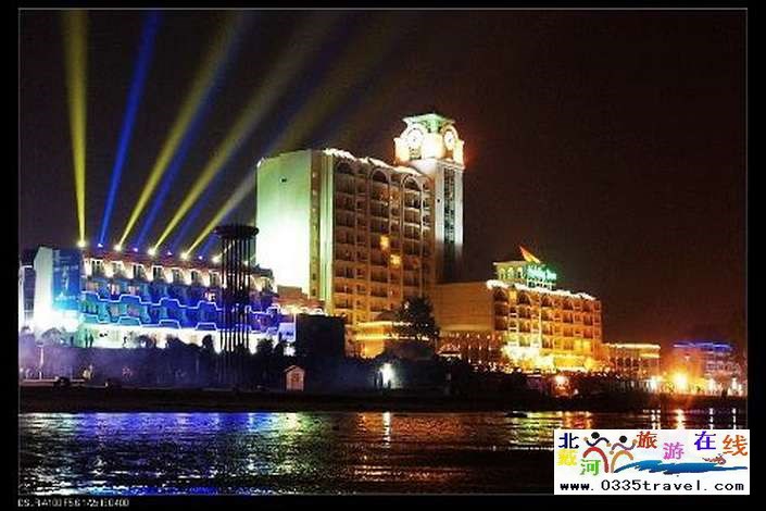 秦皇島海景酒店(原海景假日酒店)是秦皇島酒店中距離海灘最近海景效果最好掛牌五星級海景度假酒店,東戴河佳兆業鉑域酒店客房會議餐飲咨詢預訂電話0335-3522599. 秦皇島海景酒店(原海景假日酒店)是秦皇島酒店中距離海灘最近海景效果最好掛牌五星級海景度假酒店,東戴河佳兆業鉑域酒店客房會議餐飲咨詢預訂電話0335-3522599.