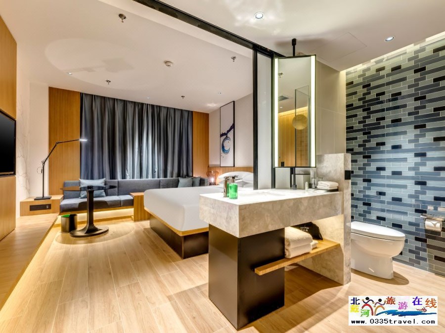 秦皇島海港萬楓酒店電話18633570222