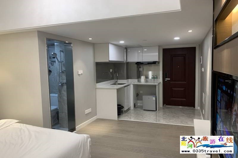 秦皇島茂業中心假日公寓電話18633570222