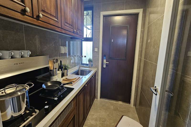 海南金月灣椰海小鎮(zhèn)短租、托管、旅居過冬及購房、民宿預(yù)訂電話18633570222 15703350808