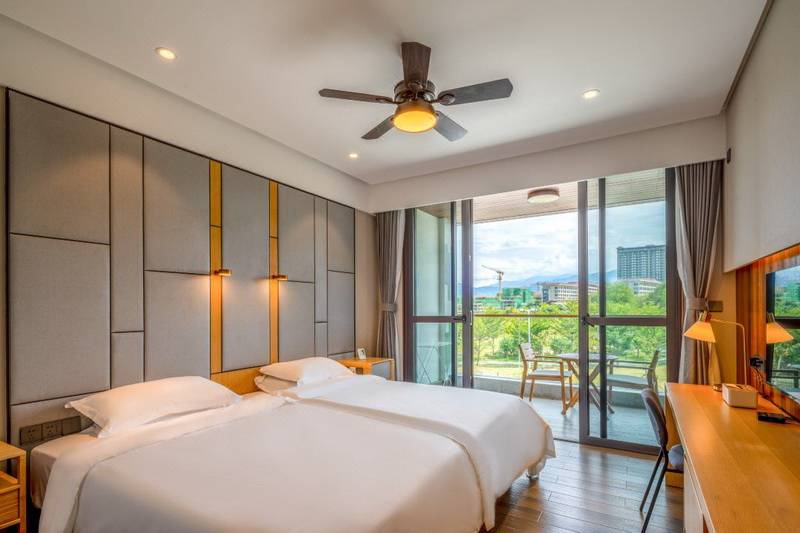 海南金月灣椰海小鎮(zhèn)短租、托管、旅居過冬及購房、民宿預(yù)訂電話18633570222 15703350808