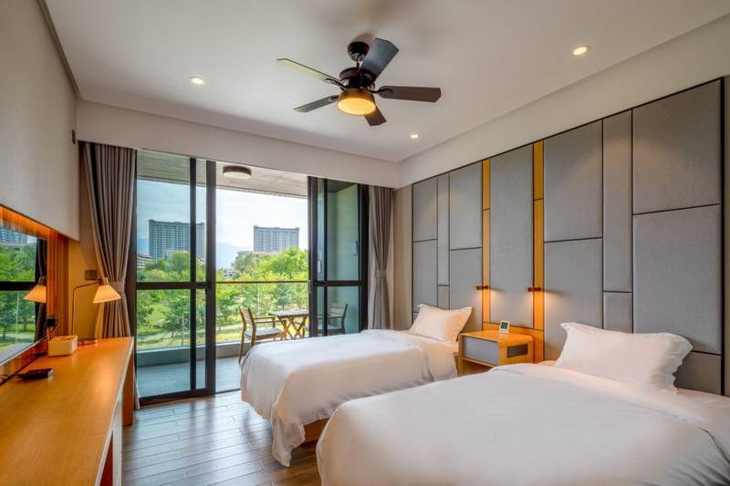 海南金月灣椰海小鎮(zhèn)短租、托管、旅居過冬及購房、民宿預(yù)訂電話18633570222 15703350808