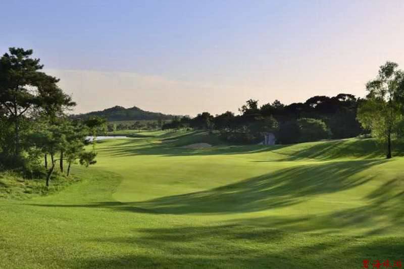 北戴河松石高爾夫/保利國際高爾夫/榮盛森林高爾夫俱樂部球場聯(lián)合優(yōu)惠預訂18633570222  15703350808